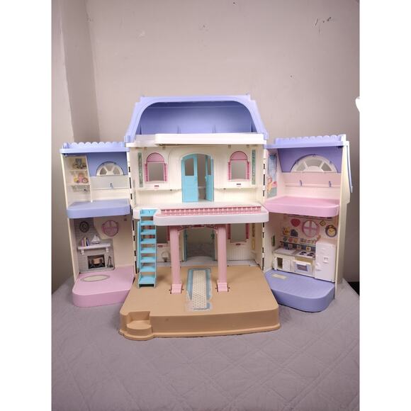 Fisher Price Loving Family Grand Dollhouse 1997 Purple Roof / Accessories VTG - Picture 9 of 16